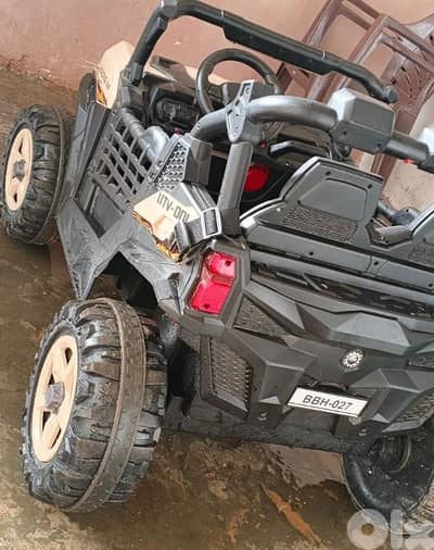 سيارة أطفال كهربائية