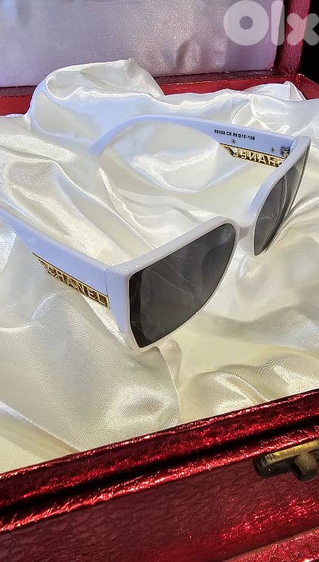 Gorgeous White and Gold Chanel Sunglasses 1