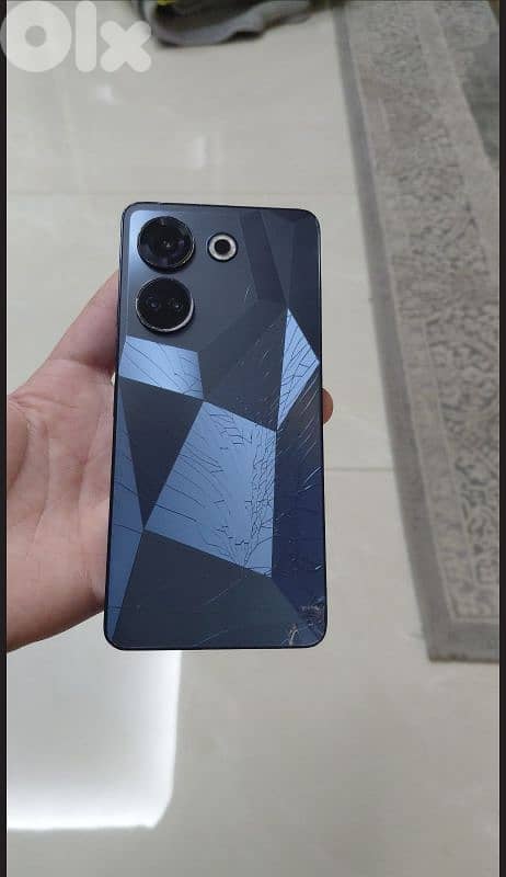 TECNO CAMON 20 PRO CRACKED GLASS(everything works fine and clean) 2