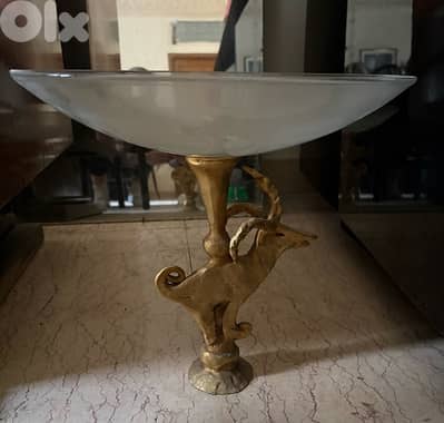 Coupe en métal et verre