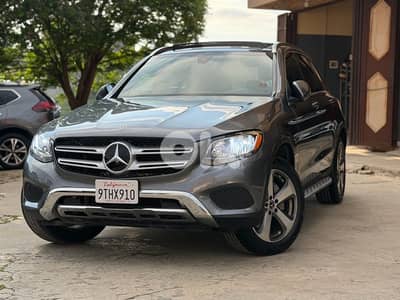 Glc 300 model 2018 68000 miles Panoramic