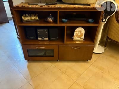 طاولة تلفيزيون