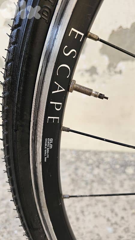 giant escape R3 good condtions 6