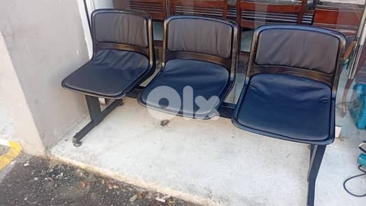 بنك إيطالي شبه جديد