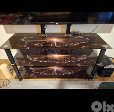 طاولة تلفزيون