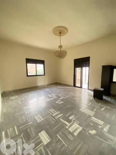 Apartment for sale in Biakout $150,000 شقة للبيع في بياقوت