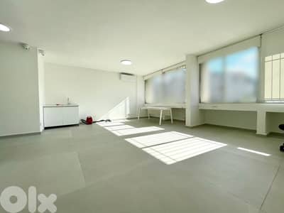 RAO26-5042 Unfurnished Office / Clinic 70m for rent in Hazmieh