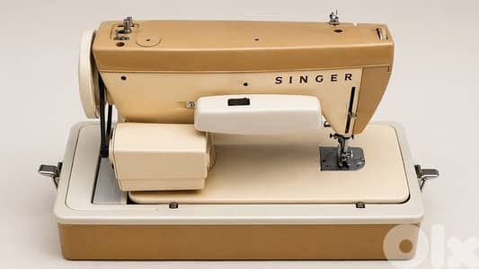 Singer Sewing Machine – Vintage Model – Excellent Condition