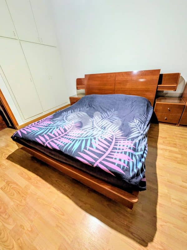 Double bed with storage + 2 nightstands – good condition 1