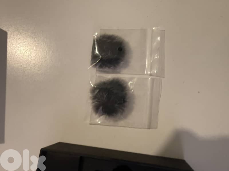 Wireless Lavalier Microphones (Lightening) 4