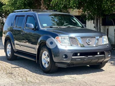 Nissan Pathfinder SE 2005
