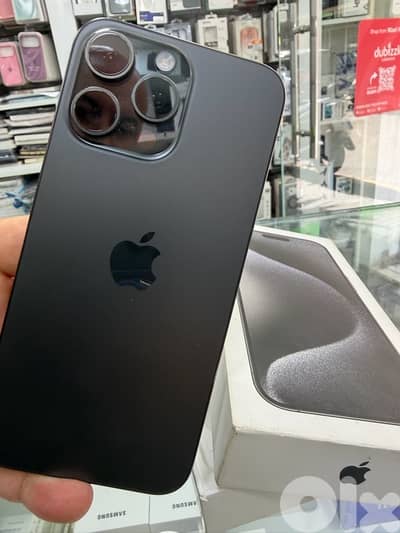 15 pro max 256g like new batterie 94%