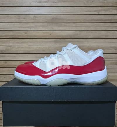Air Jordan 11 Low Retro "Cherry" 2016