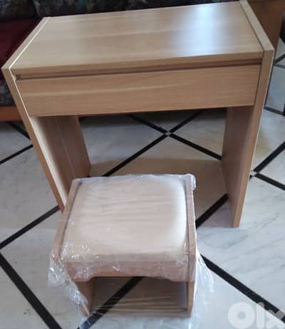 coiffeuse+ tabouret