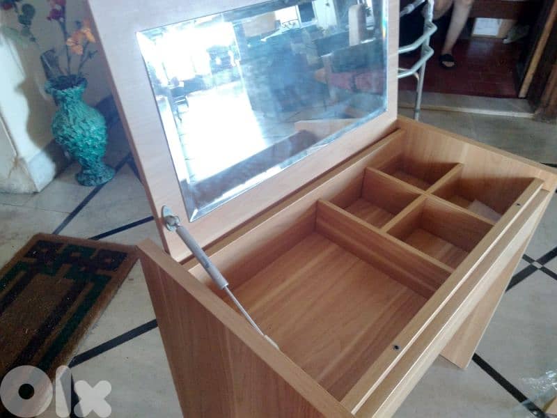 coiffeuse+ tabouret 1