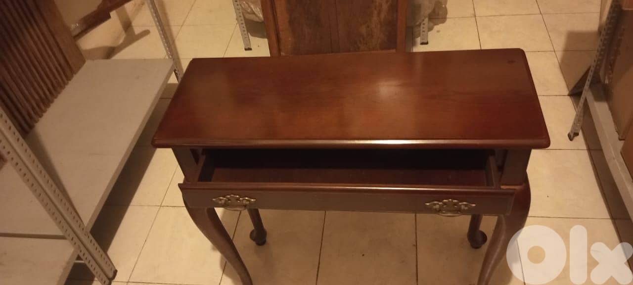 Console and round 120cm table 1