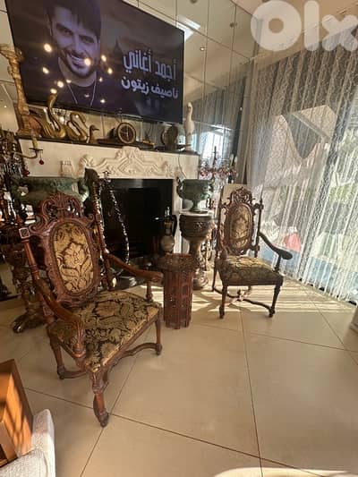 Antique / Victorian style  Antique chairs, very old,
