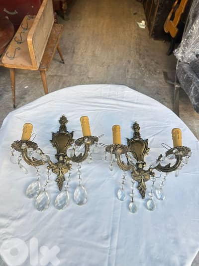 ابليك برونز فرنسي عدد ٢ مع كريستال شمعتين بأسعار مميزة