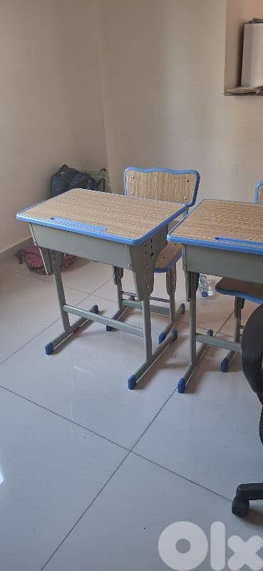 Desks available in blue colors also