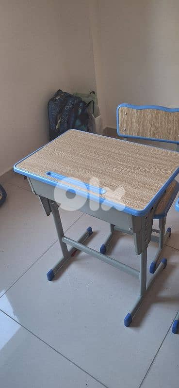Desks available in blue colors also 1