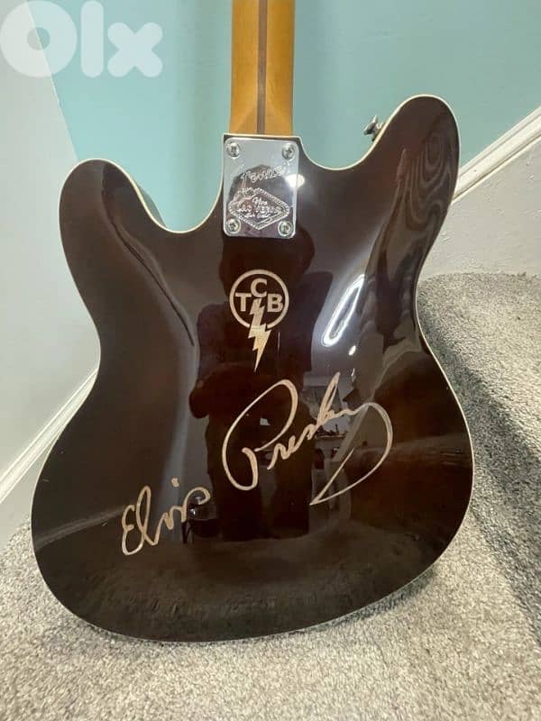 ELVIS PRESLEY Fender Electric Guitar 1 OF 1 3