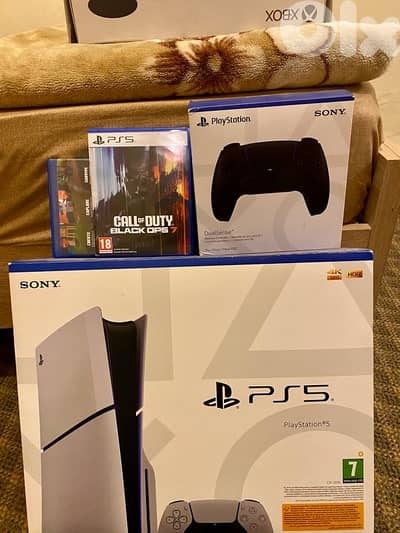 play station 1 slim europe 2 original controller & cod bo7 , Minecraft