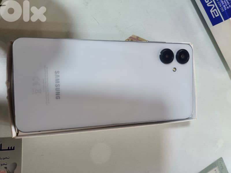 a06 8/128 like new 1