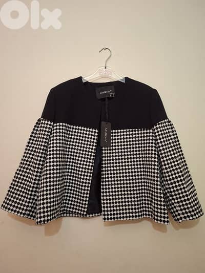جاكيت نسائي  قياس 50 ابيض و أسود