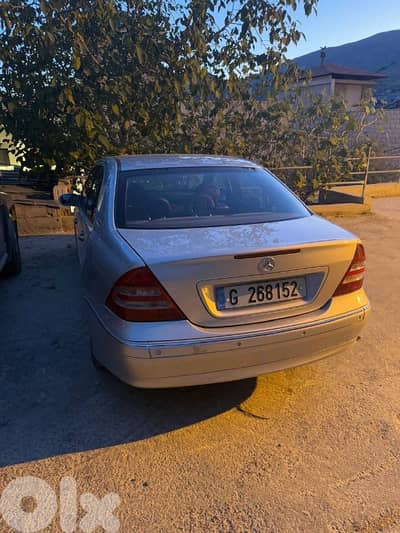 Mercedes-Benz C-Class 2005