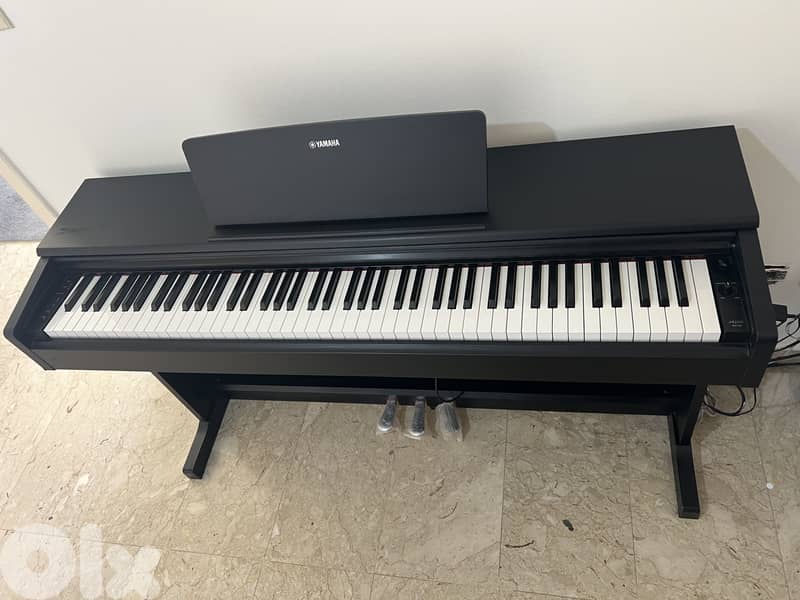 Yamaha piano YDP-144 3