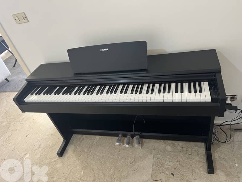 Yamaha piano YDP-144 4