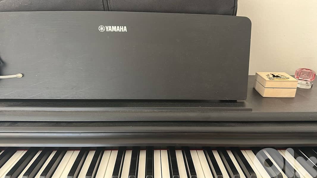 Yamaha piano YDP-144 12
