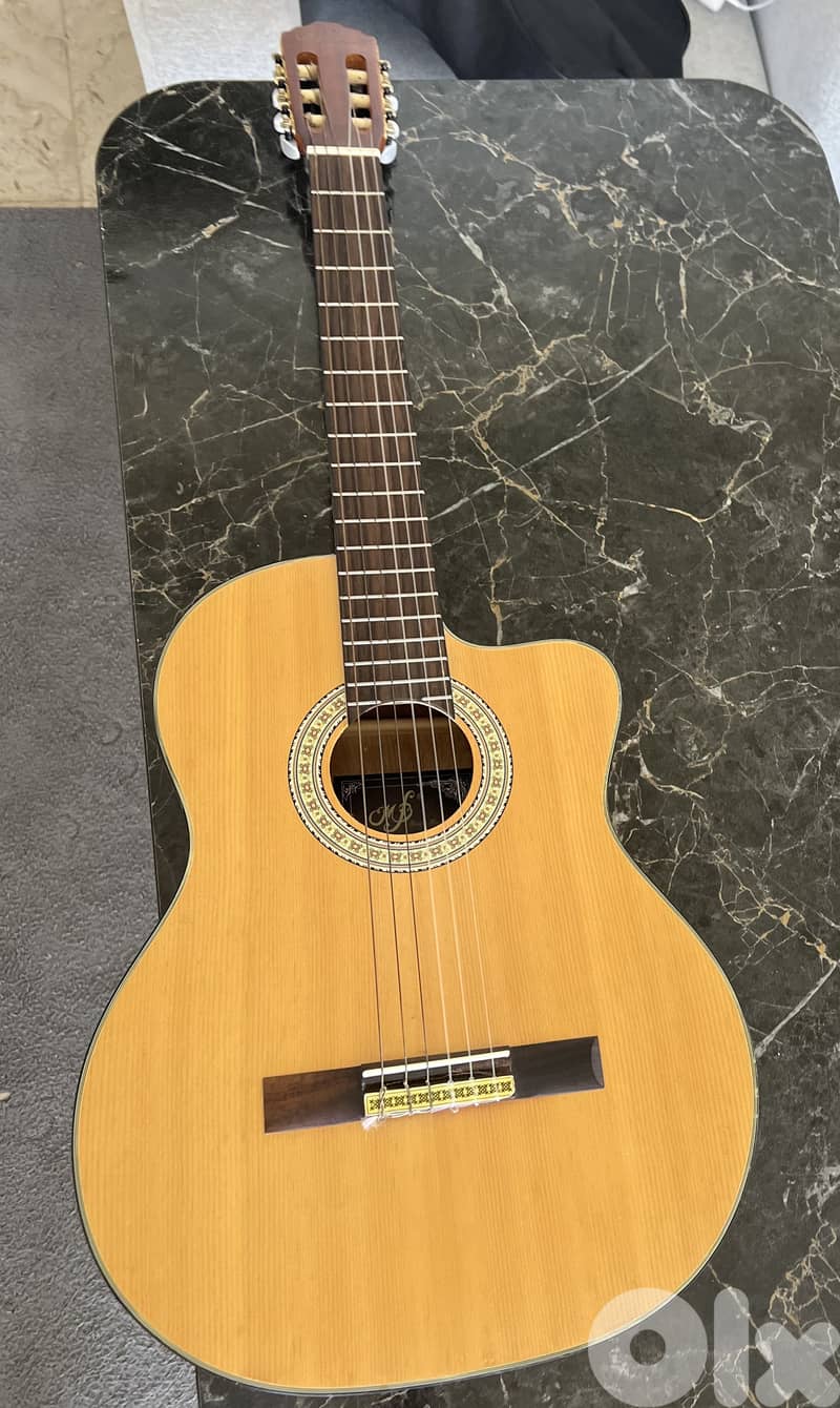 guitar as New one. 6