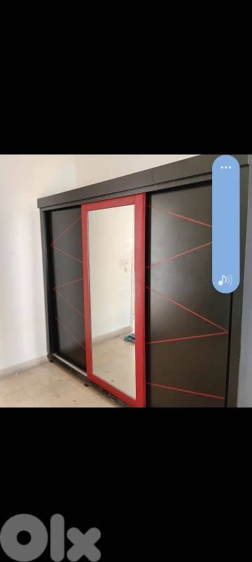 خزانة سحاب شبه جديد