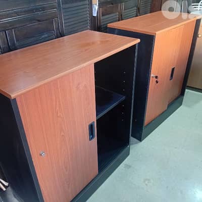 خزانة إيطالي موجود كمية في لون رمادي