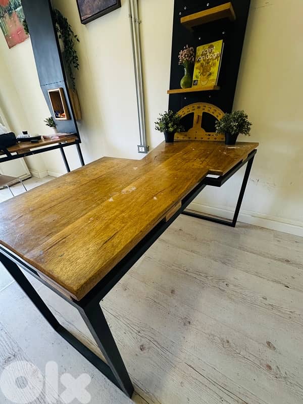 office or gaming desk 1