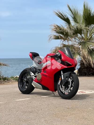 Panigale V4