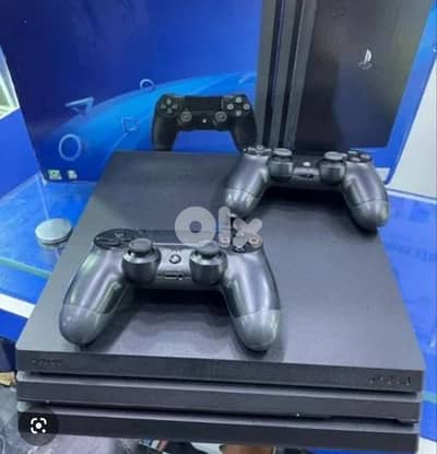 ps4 pro , 2 controllers
