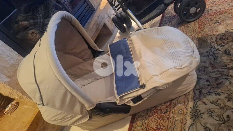 full set baby car seat and strokers 3