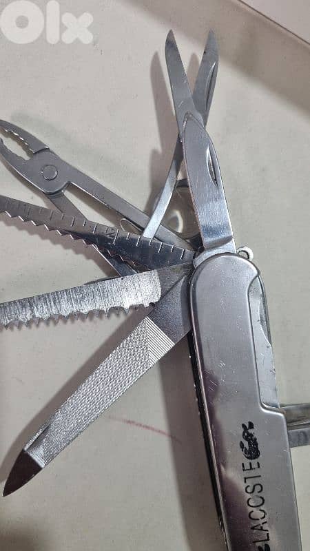 rare Lacoste multi tool in excellent condition 8