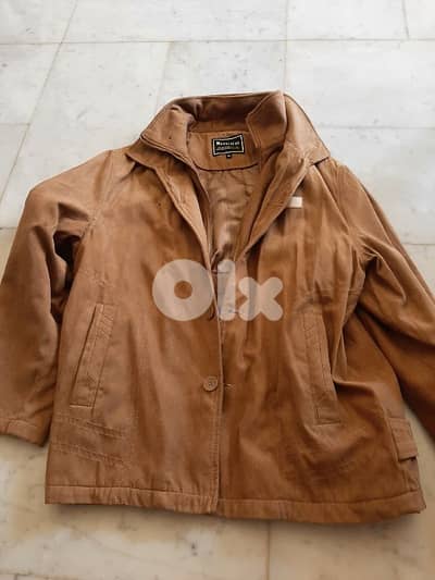 شروة تياب مستعملة حوالي ٥٠ قطعة تقريبا