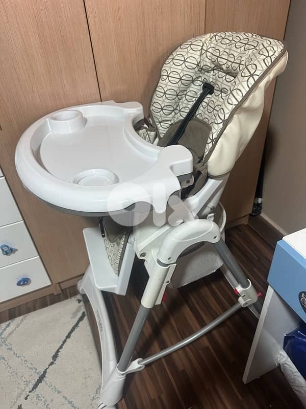 Feeding high chair 1