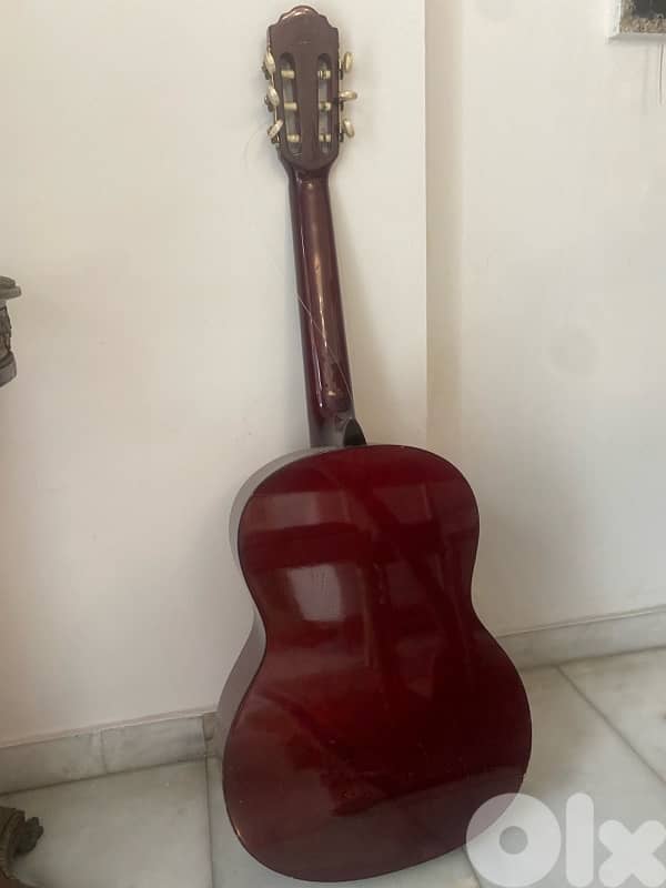 Hofner guitar-1 string broken 1
