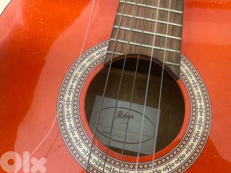 Hofner guitar-1 string broken 2