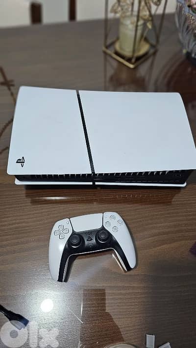 PS5 SLIM 1TB EUROPE + 1 GAME