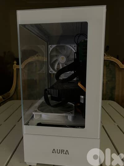 White Gaming PC RTX 2060 Super 16GB RAM + Keyboard Mouse”