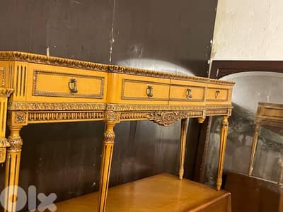 غرفة نوم انتيك قديمة