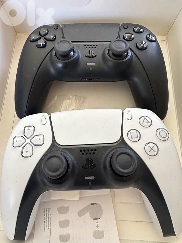 PS5 slim BRAND NEWW usedd only 5 month with 2 original controller 1
