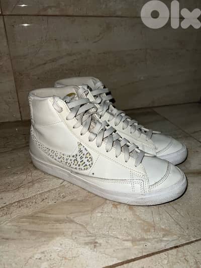 Nike Blazer Mid ‘77 SE Lemon Leopard – Women US 9.5 / EU 41 – Original