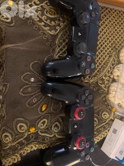 2 ps4 clean controllers used like new